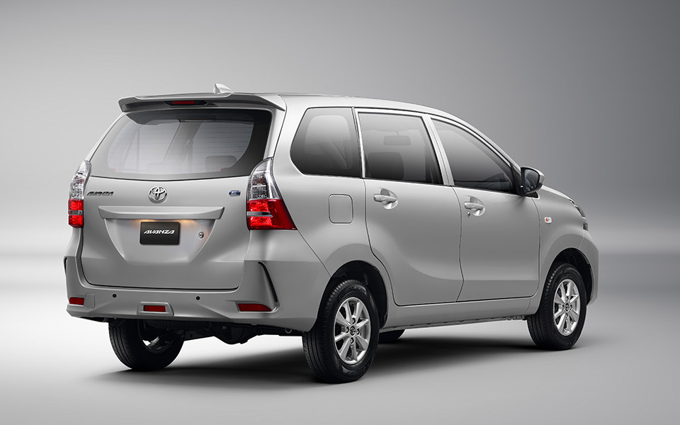 toyota avanza silver 2020 rear view