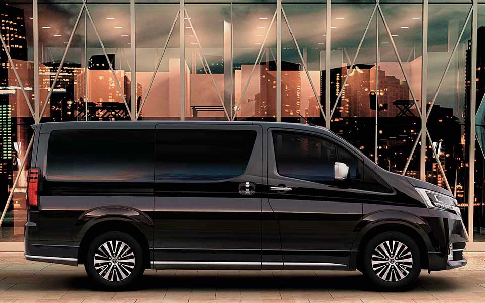 toyota granvia black 2020 side-view