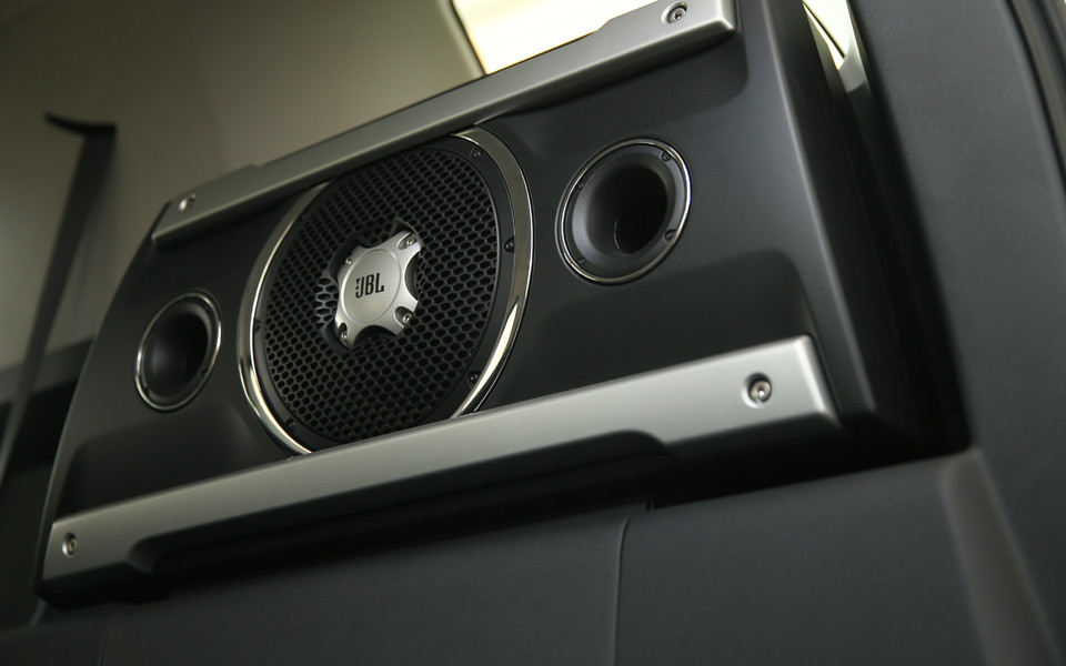 Toyota FJ-Cruiser SUV Interior Features 2018