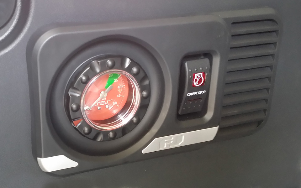 Toyota FJ-CruiserSUV Tires Inflators