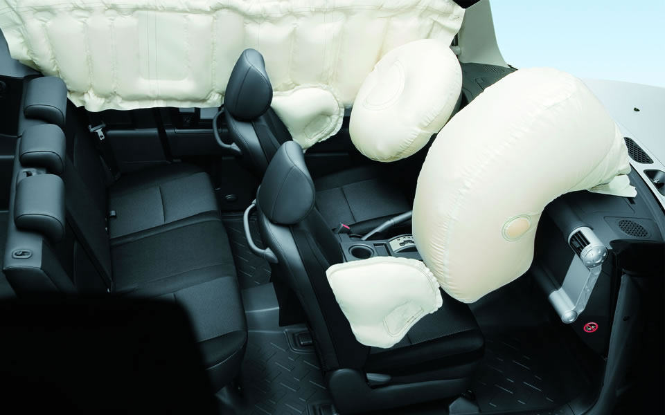 Toyota FJ-Cruiser SUV Interior Airbag Safety Features 2018