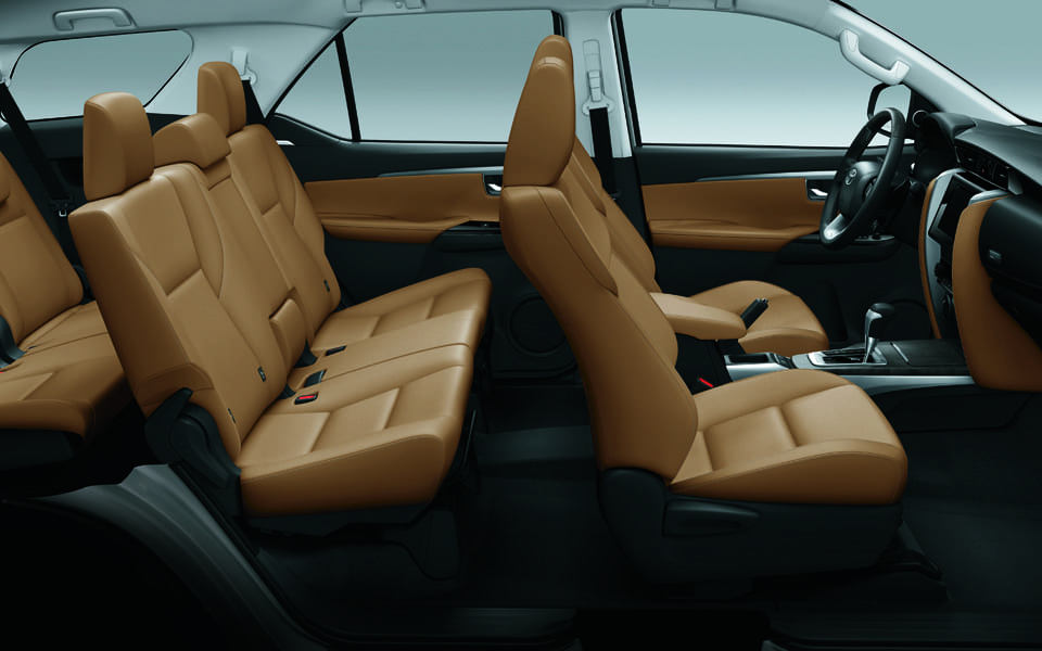 Toyota Fortuner 2018 brown interior