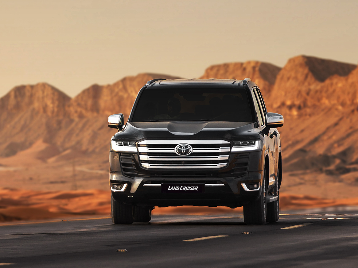 Toyota Land Cruiser 300 VS Mercedes-Benz GLS