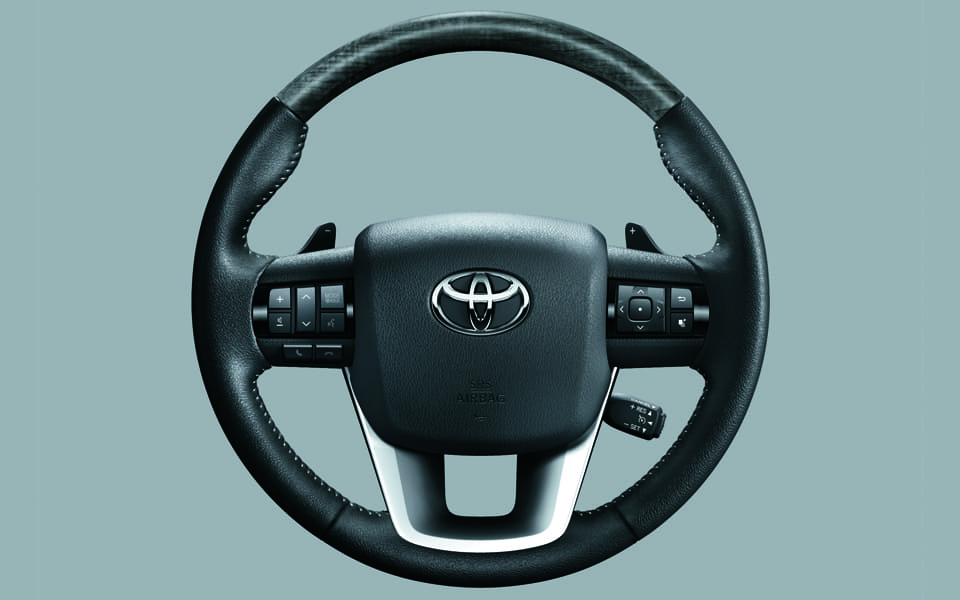 مفاتيح للتحكم في الصوت من عجلة القيادة في تويوتا أف جي كروزر 2019