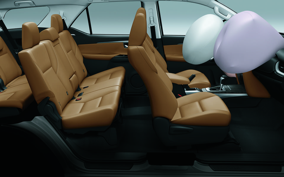 Toyota Fortuner 2018 Brown interior and Airbags